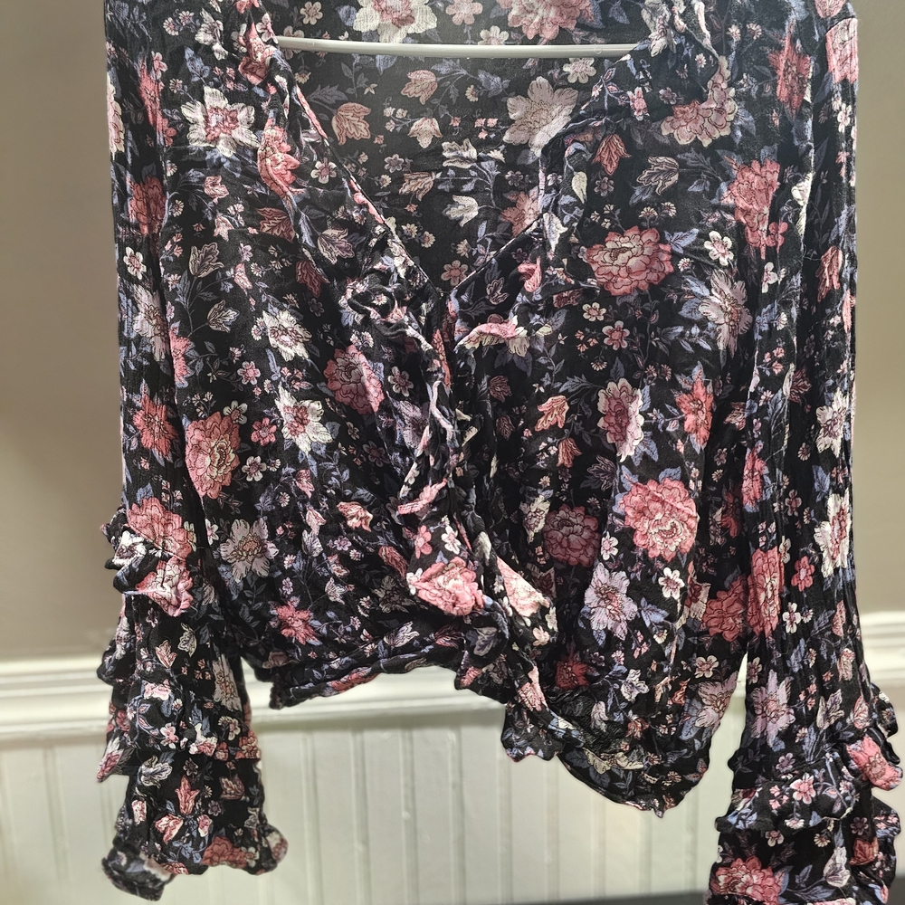 American Eagle Floral Ruffle Women's Cropped Top